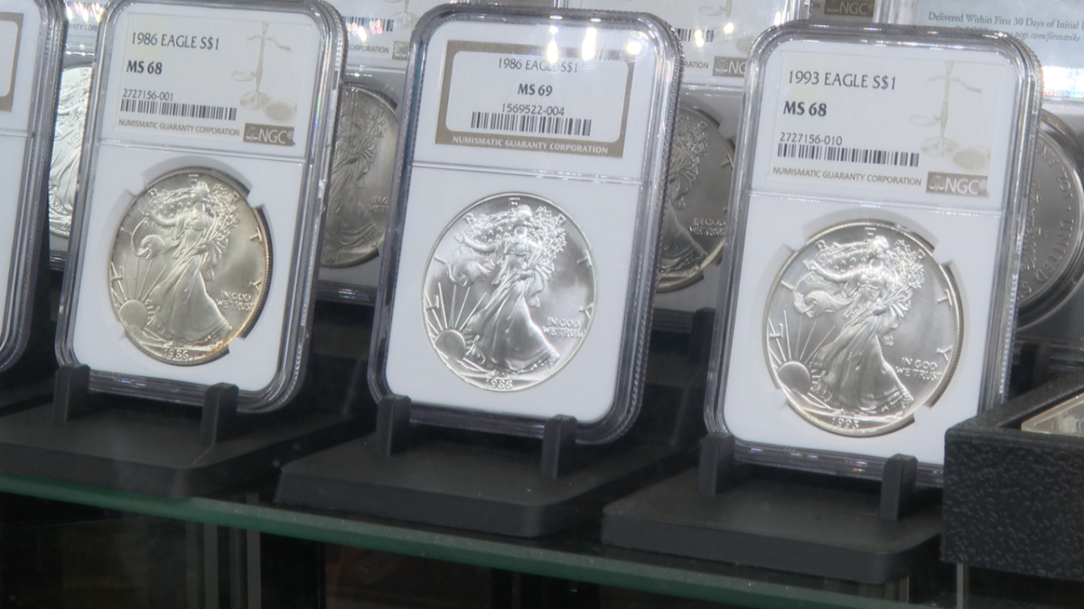 Pawn shops are booming. One Valley broker says that's a red flag